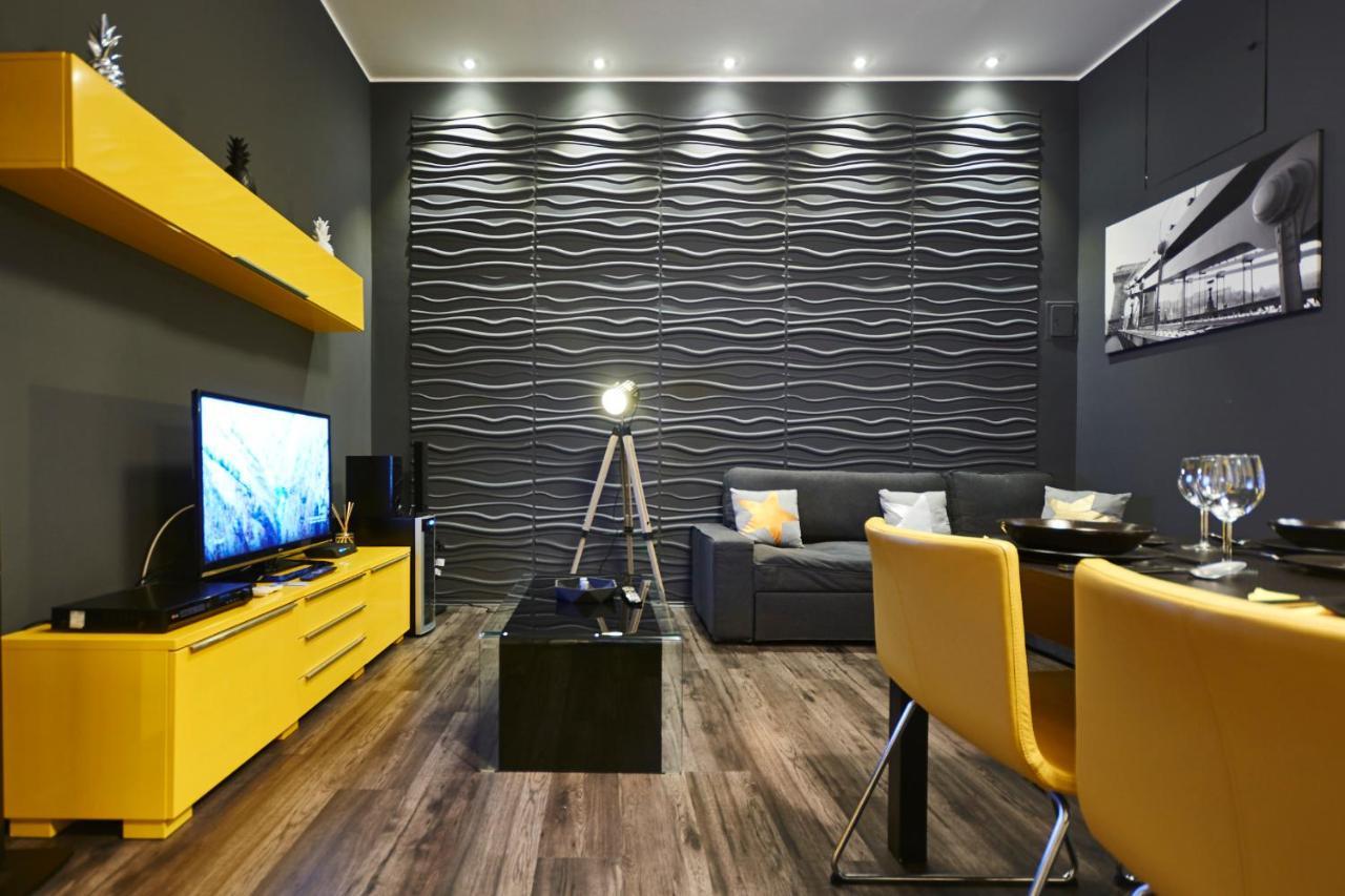 Central Location Yellow-Black Apartment Budapest Extérieur photo