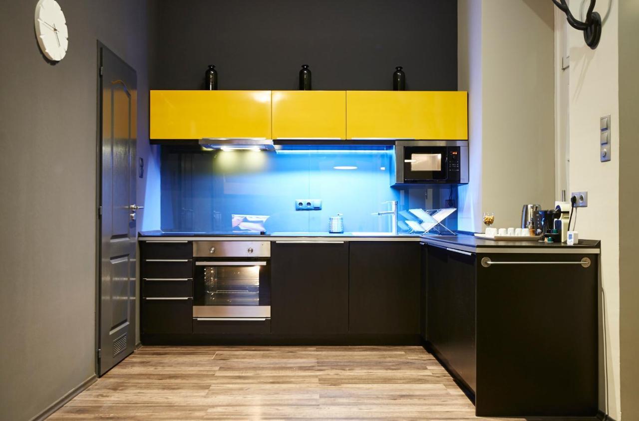 Central Location Yellow-Black Apartment Budapest Extérieur photo
