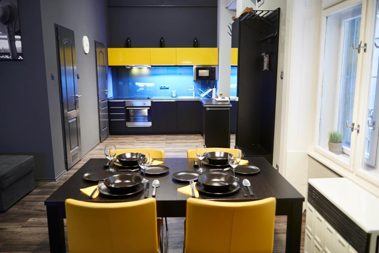 Central Location Yellow-Black Apartment Budapest Extérieur photo
