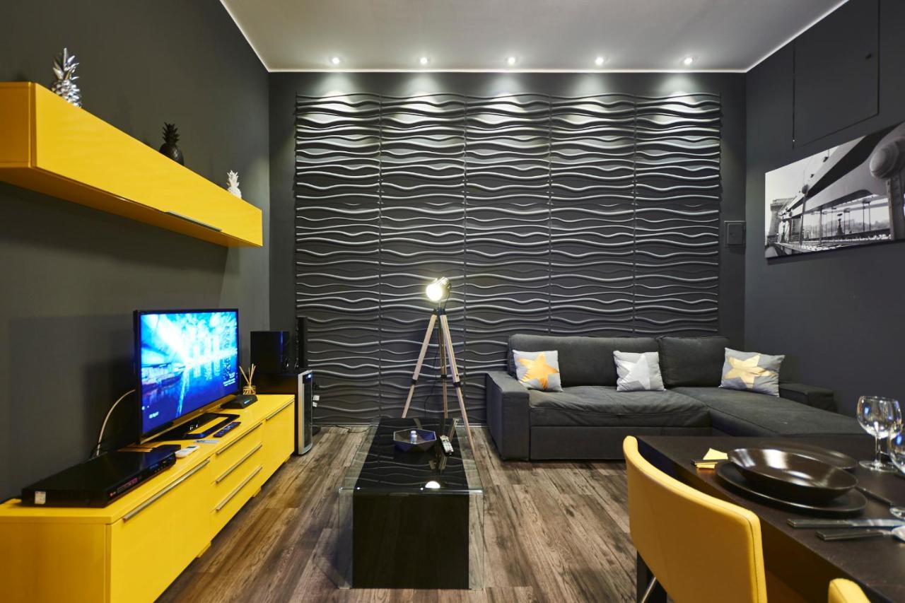 Central Location Yellow-Black Apartment Budapest Extérieur photo