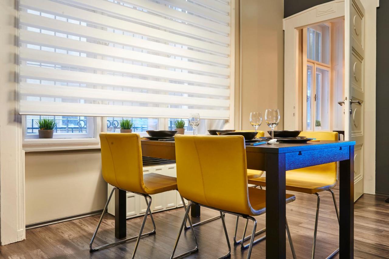 Central Location Yellow-Black Apartment Budapest Extérieur photo