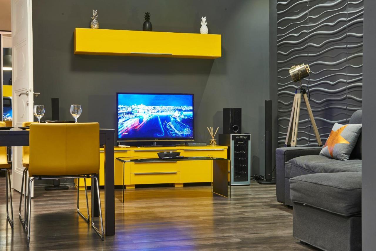 Central Location Yellow-Black Apartment Budapest Extérieur photo